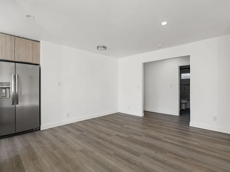 8777 Cadillac Avenue Apartments — Photo 6