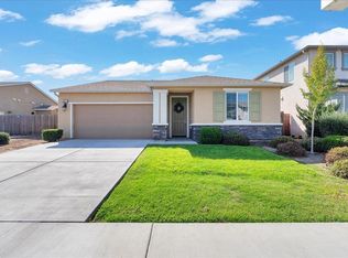 2041 N Rinaldi Ct, Visalia, CA 93291