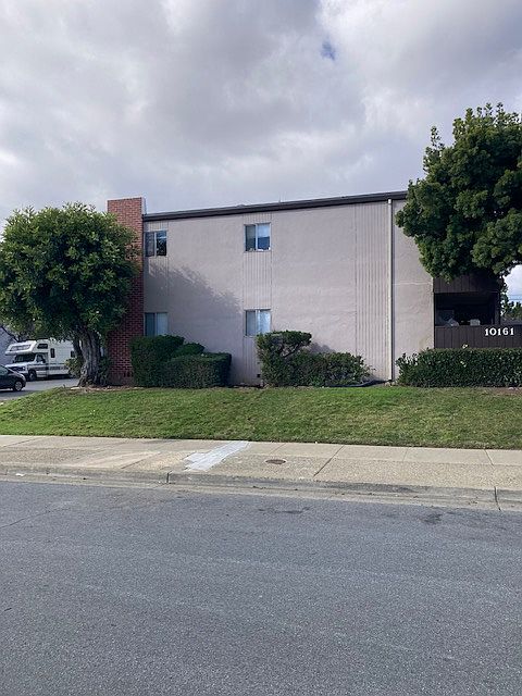 Building Photo 4