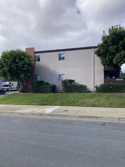 Building Photo 4