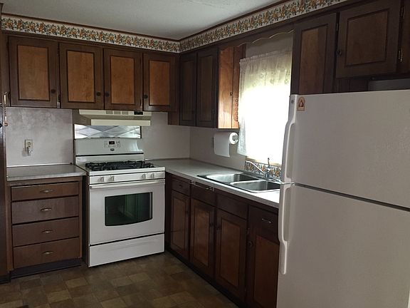 3rd image of 703-62 Fresh Pond Ave