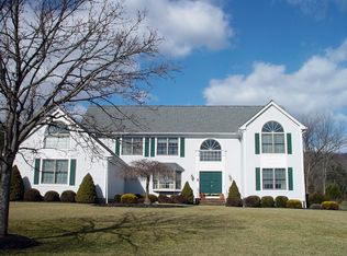 10 Davis Ct, Martinsville, NJ 08836