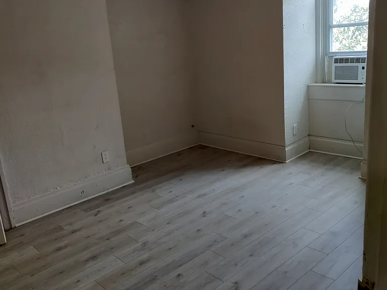339 Spahr St #2 — Photo 23