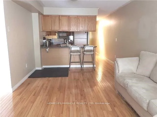 909 Bay St #505 — Photo 2