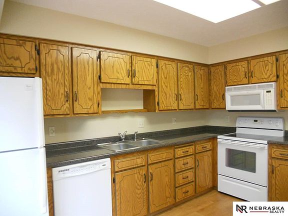 4th image of 2405 Hogantown Dr