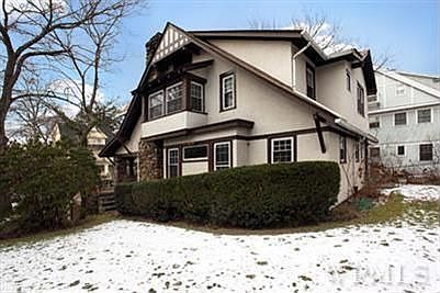 5th image of 102 Murray Ave