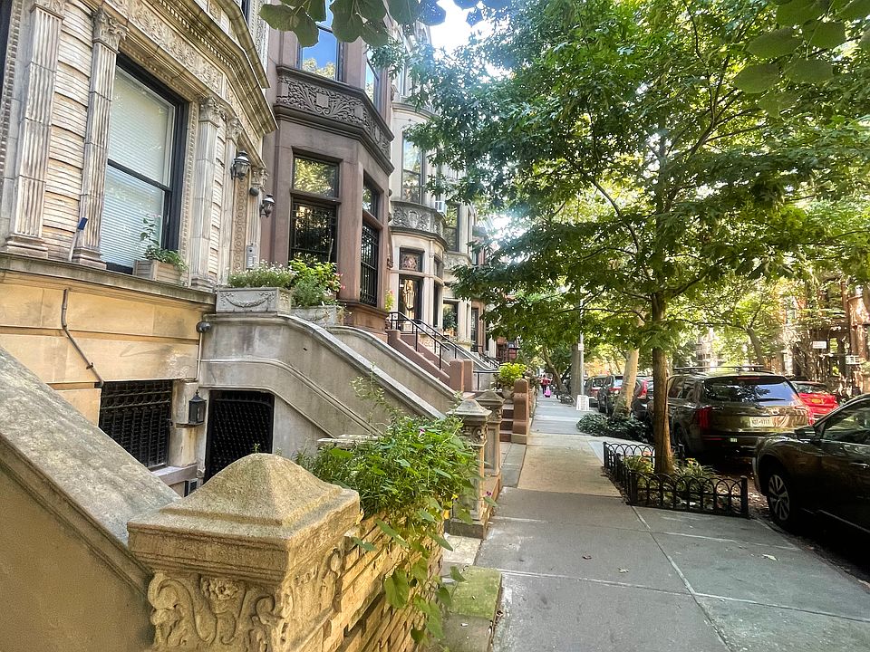 1st image of 30 Montgomery Pl APT 2