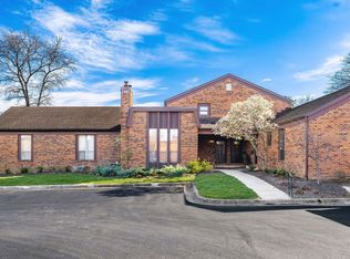 4275 Chaucer Ln, Columbus, OH 43220