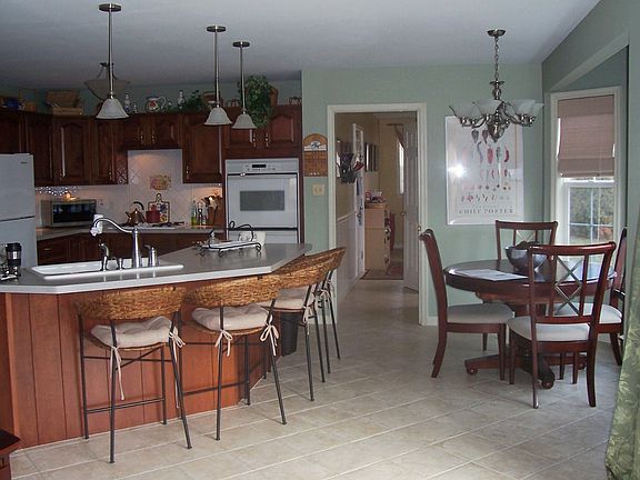 Large Eat in Kitchen