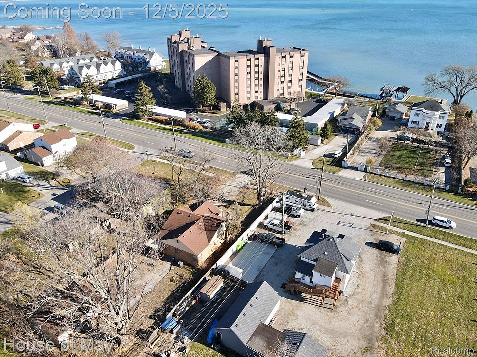 1st image of 34437 Jefferson Ave