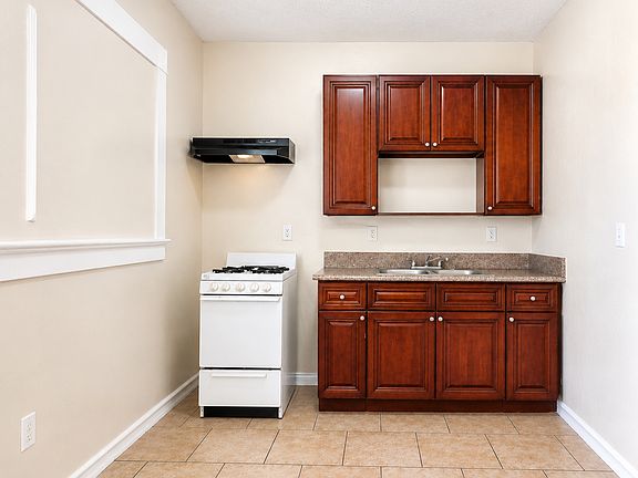 4th image of 2941 Whittier Blvd APT 305