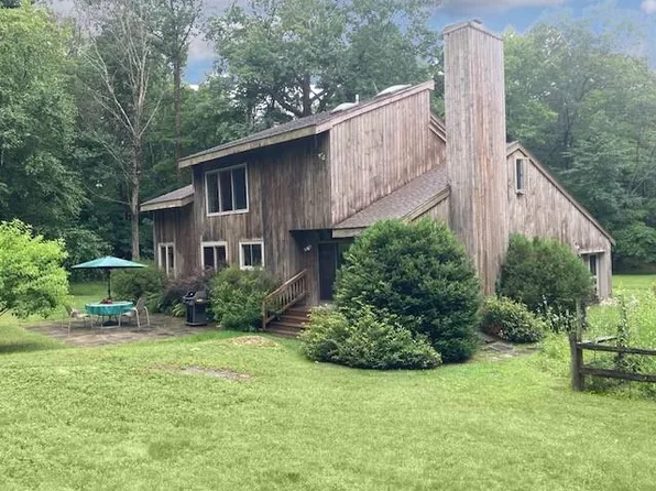 31 Horseshoe Hill Road W, Pound Ridge, NY 10576