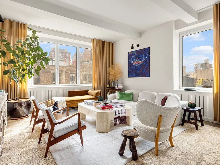 251 W 19th St #5D — Photo 3