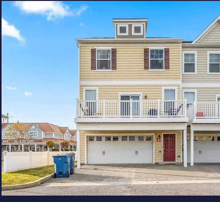 12901 Tidal Ln — Photo 1