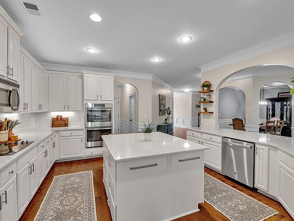 5th image of 233 Montalcino Way