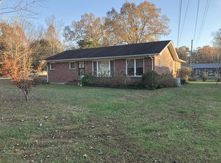 906 Edgewood Dr, Manchester, TN 37355