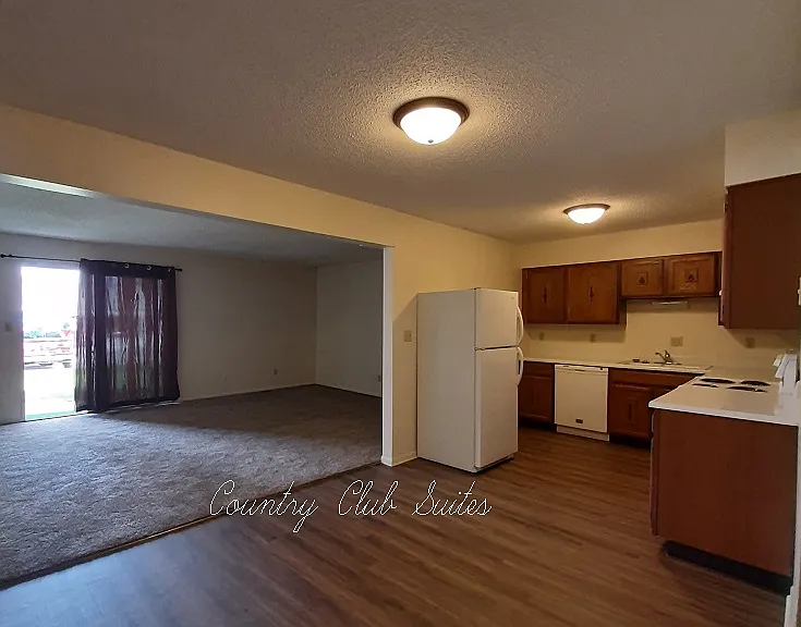 1200 Hespe Dr — Photo 3