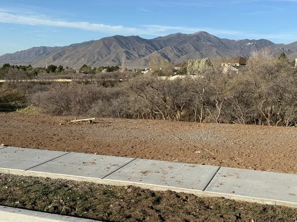 597 S Oakridge Dr E, Tooele, UT 84074