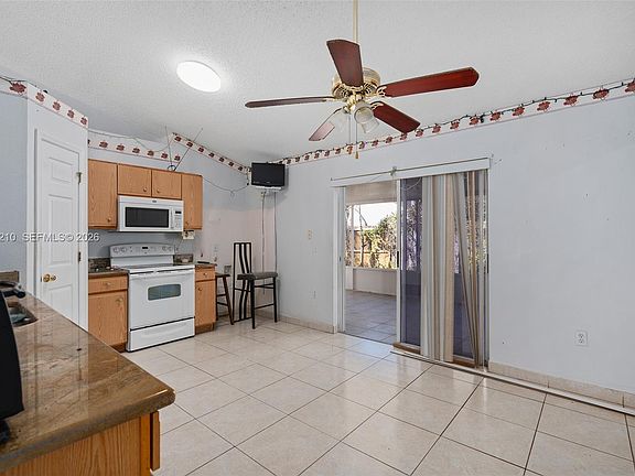 5th image of 327 Ridge Ct