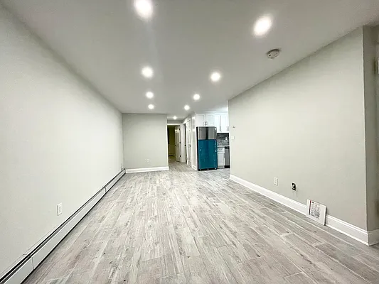 Rented by Astoria Realty | media 2