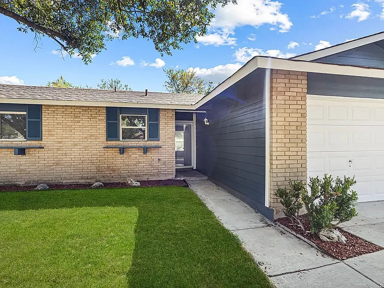 5122 Binz Engleman Rd — Photo 2
