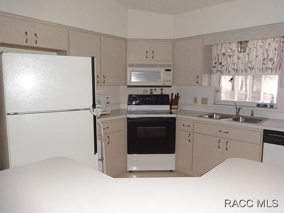 4th image of 8930 N Cortlandt Dr