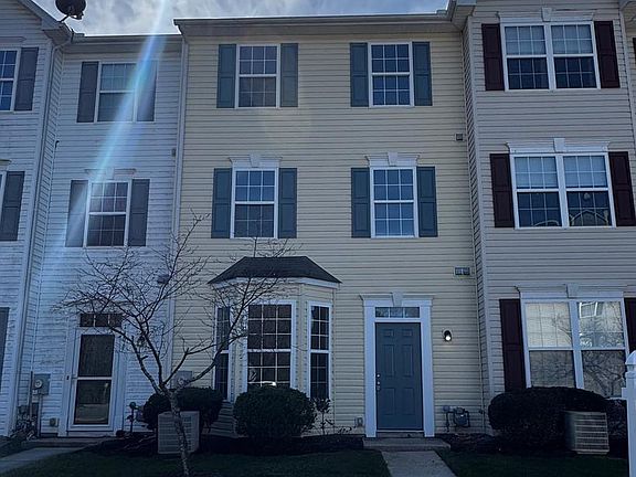 2nd image of 1404 Blue Heron Dr