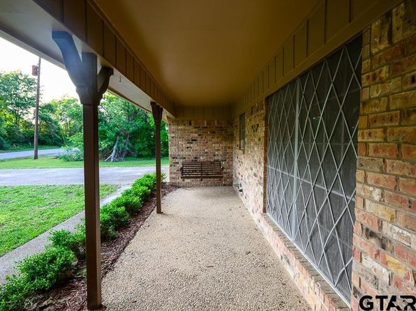 1520 Pearl St, Lindale, TX 75771