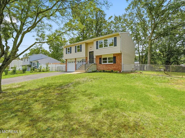 60 Woodland Road, Bayville, NJ 08721