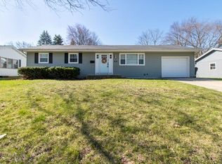 313 Rowe Dr, Bloomington, IL 61701