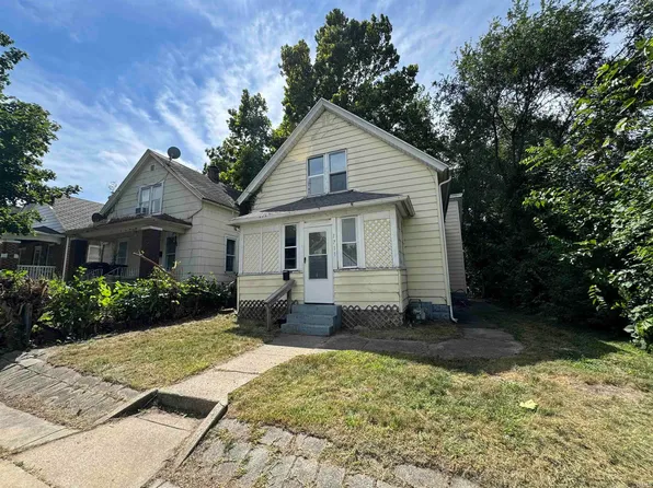 1711 Kendall St, South Bend, IN 46613