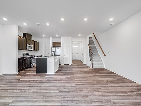 Everlee Carson II QMI 237 Kitchen 3of7