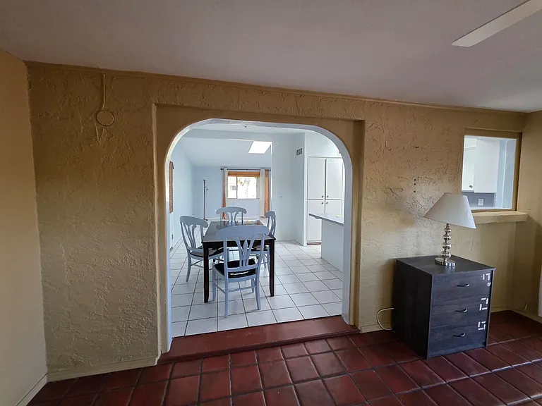 240 E La Huerta — Photo 16