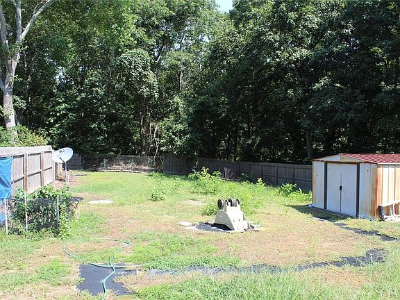 3rd image of 173 Wavecrest Dr