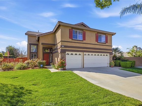 3rd image of 785 Pine Ridge Cir