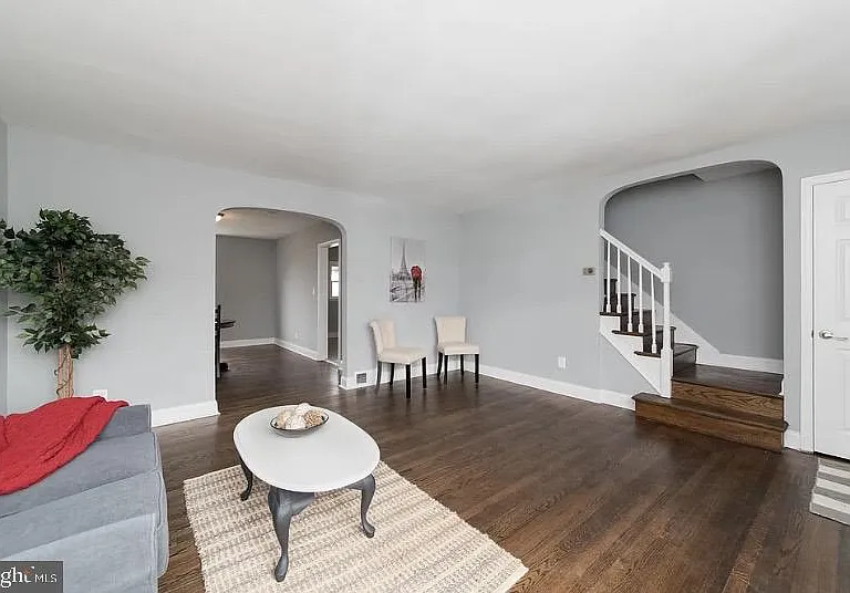 1224 Winston Ave — Photo 6