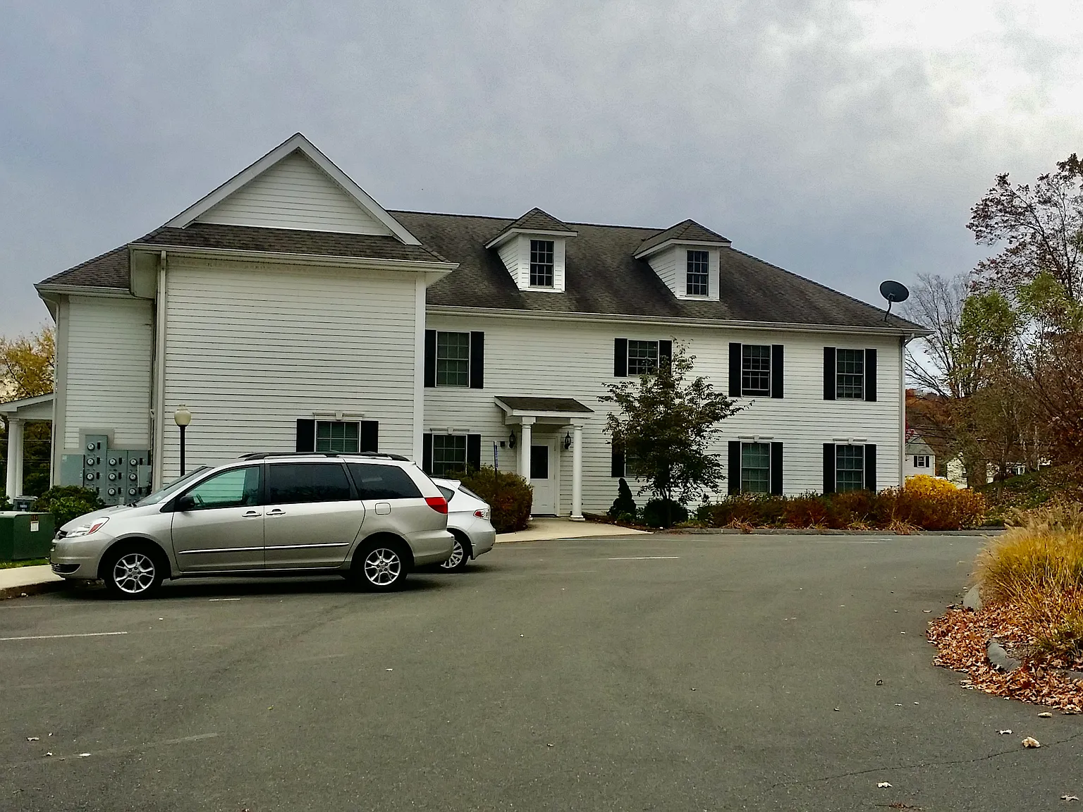 711 Willard Ave Apartments — Photo 4