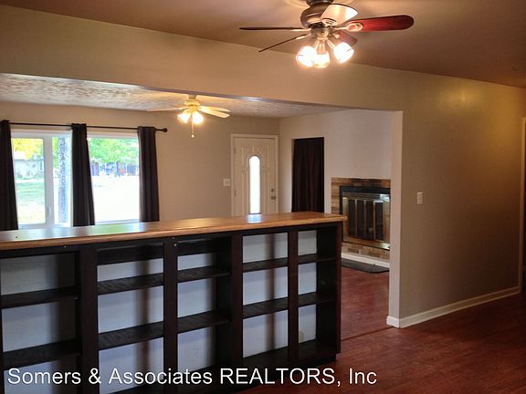 5th image of 1096 Shoshone Dr #B