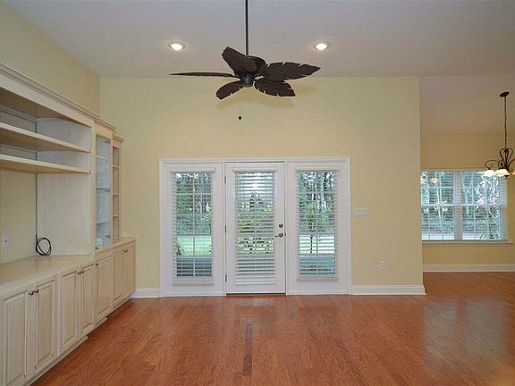 5th image of 6328 Honeysuckle Dr