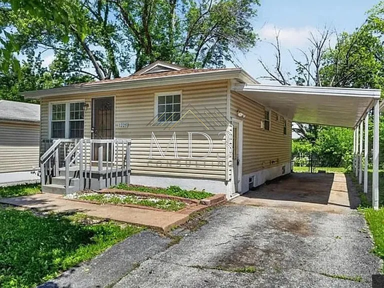 1225 Lakeview Ave — Photo 2