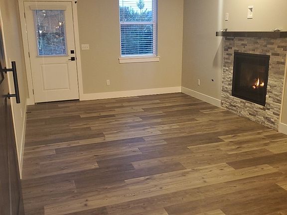 3rd image of 435 Lupine Lane SW
