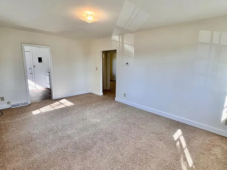 308 Elmhurst Rd — Photo 3
