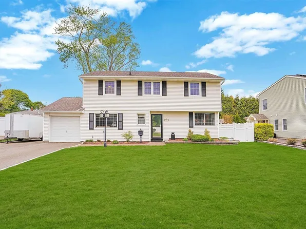 15 Cliftwood Place, Kings Park, NY 11754