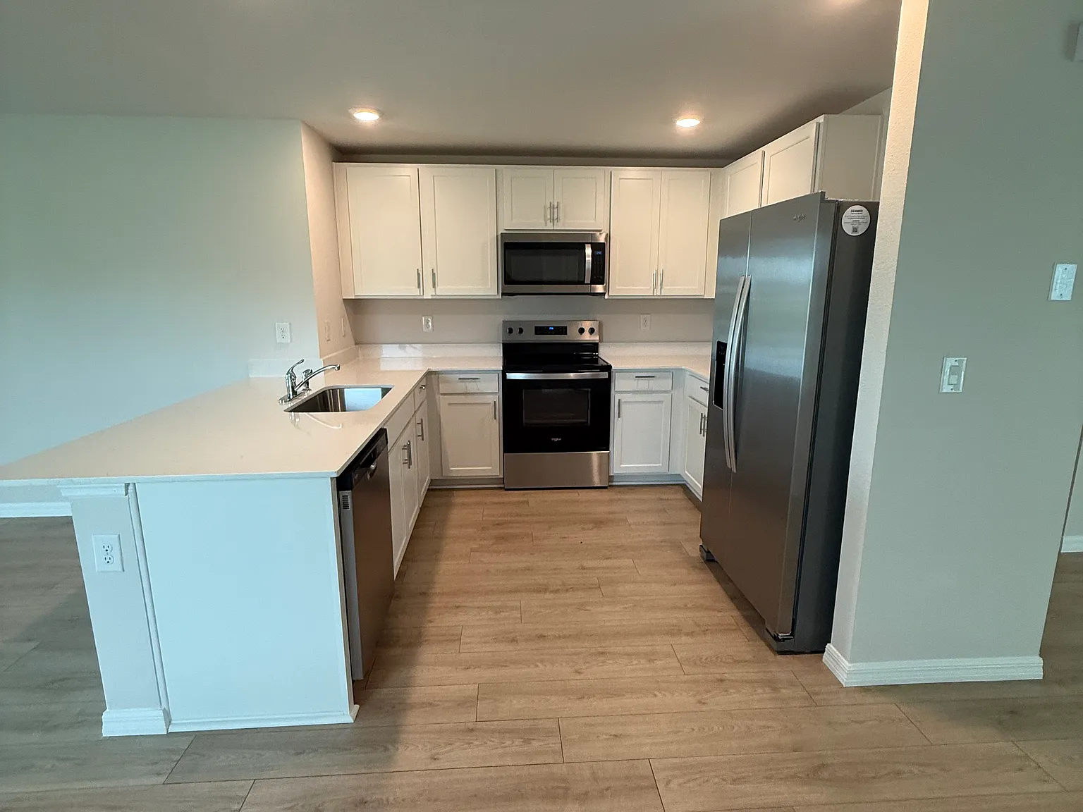3 bed, 1504 sqft, $2,450 — Photo 3