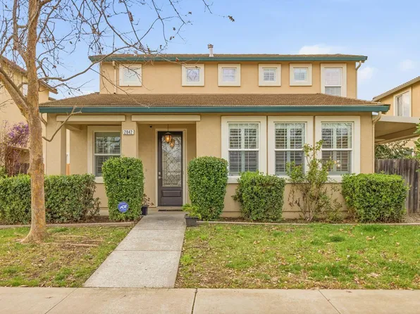 2842 Stonegate Dr, West Sacramento, CA 95691