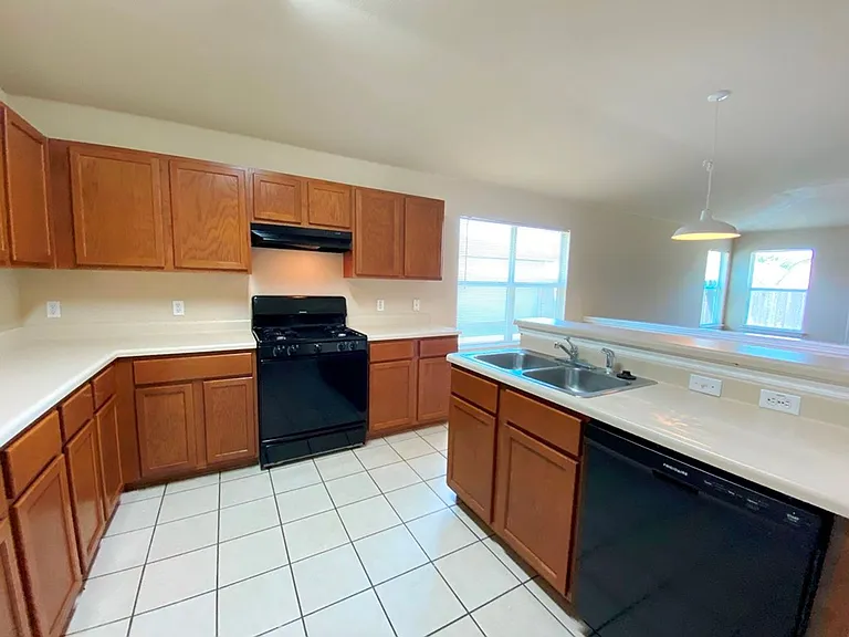 218 Jennifer Ln — Photo 14