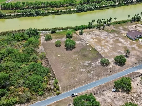 39532 Palm Dr, Los Fresnos, TX 78566