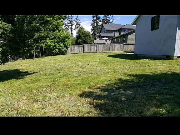 2nd image of 2006 NE 107th St