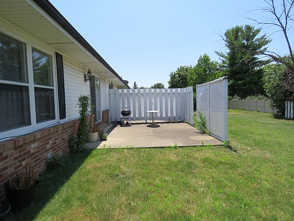 2nd image of 317 Fairway Dr #1