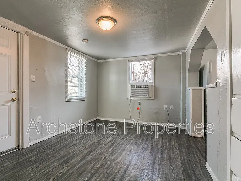 1233 N Grand Blvd — Photo 4